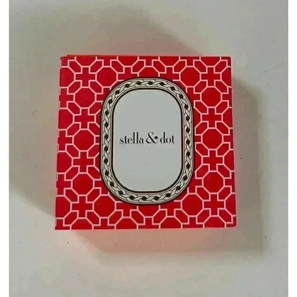 BNIB Stella and Dot Duchess Studs - Picture 11 of 11